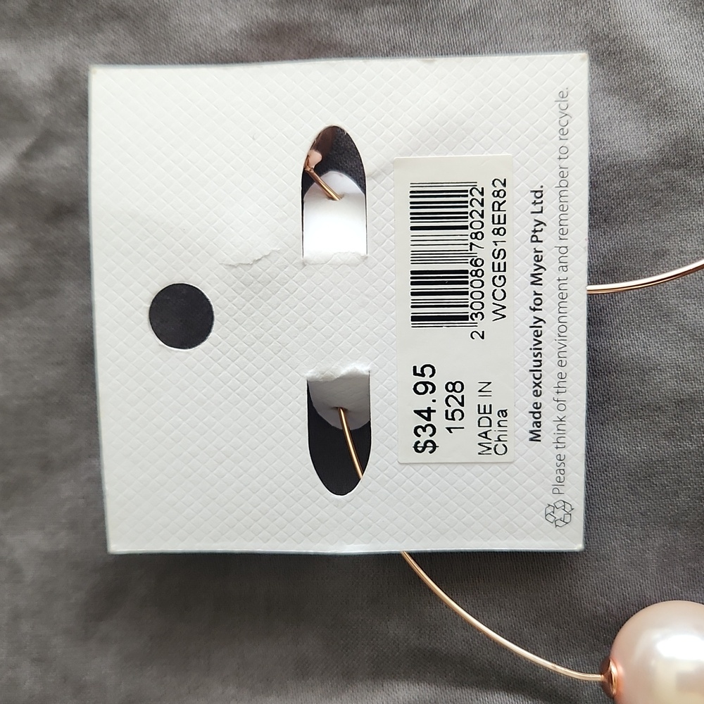 Earrings - Picture 2 of 3